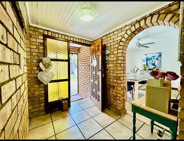 3 BEDROOM HOUSE FOR SALE IN VANDERBIJLPARK SE 3